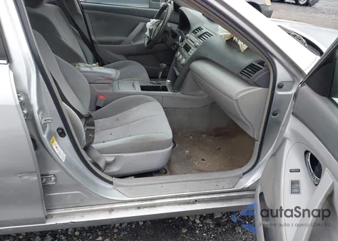 2011 Toyota Camry Le z USA, uszkodzony, nr VIN 4T1BF3EKXBU722344